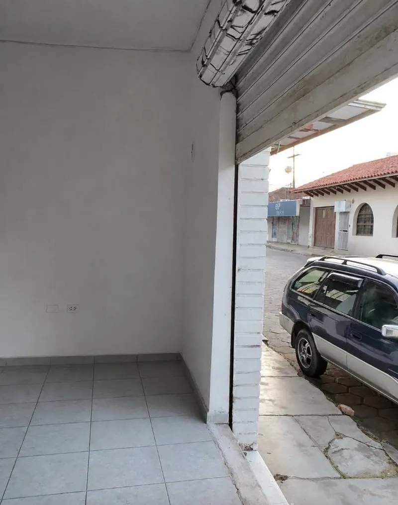 Local comercial de 30 m² en alquiler en el Centro, calle Rafael Peña: foto 3 de 4
