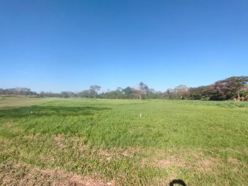 Corner lot of 577.7 m² for sale in Laguna Norte I: foto 3 de 12