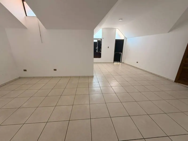 Commercial house for rent near the 3rd ring and Av. Alemana: foto 12 de 18