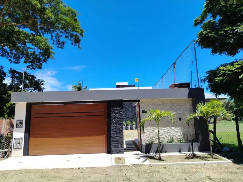 Casa amoblada a estrenar de 4 dormitorios en venta en la Zona Sur: foto 1 de 30