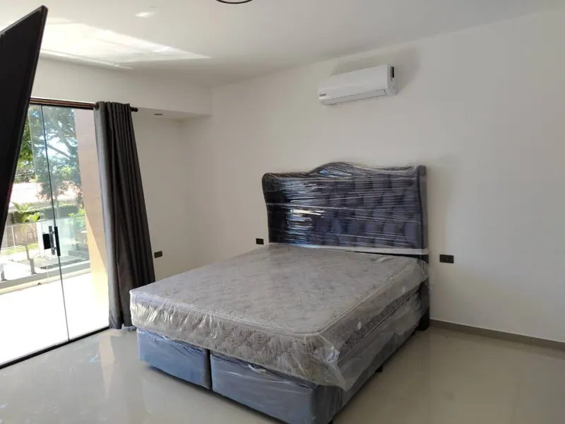 Casa amoblada a estrenar de 4 dormitorios en venta en la Zona Sur: foto 17 de 30