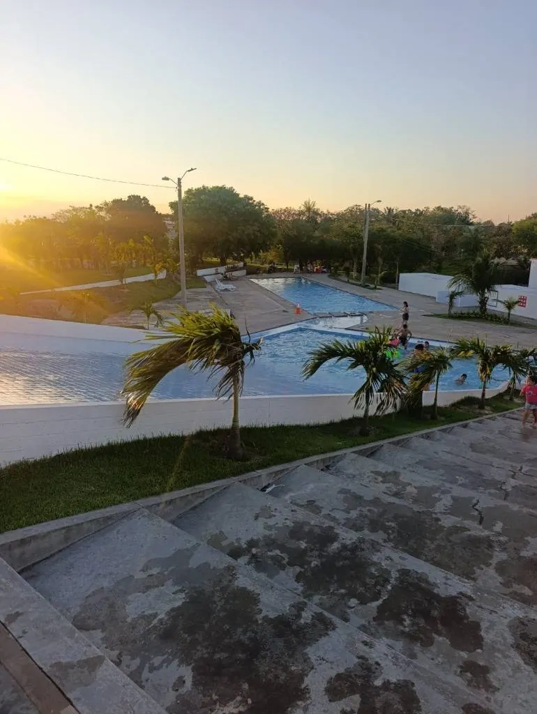 305.94 m² lot for sale in Lomas del Urubó Sur: foto 1 de 4