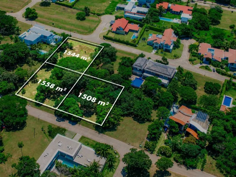 Terreno de 1.544 m² en venta en Colinas del Urubó 2: foto 4 de 5
