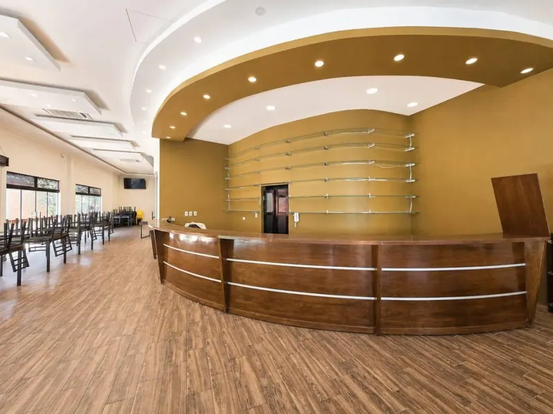 600 m² commercial space for sale in the South Zone: foto 2 de 16