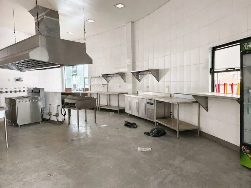 600 m² commercial space for sale in the South Zone: foto 10 de 16