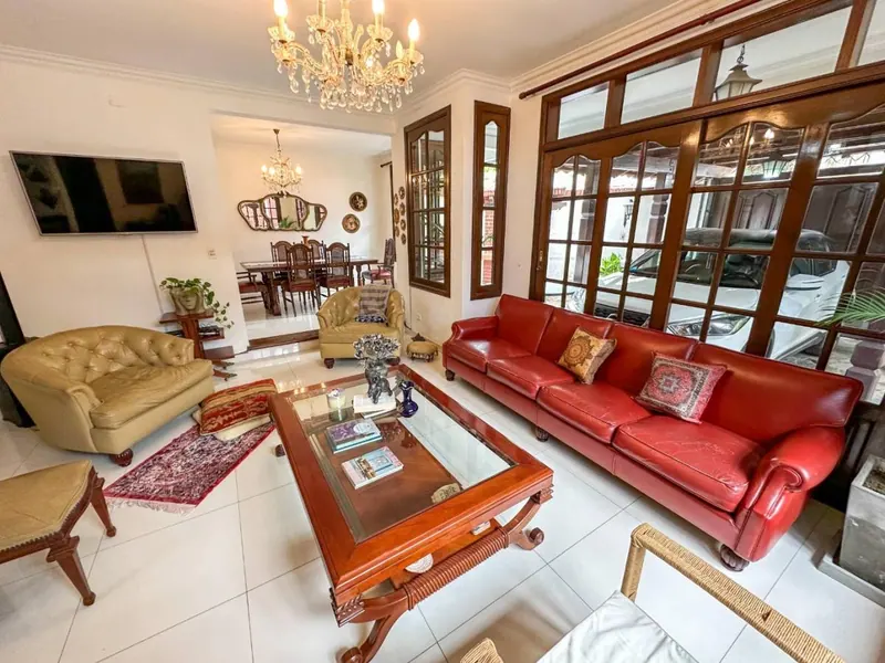 4-bedroom house for sale downtown with additional lot: foto 6 de 9