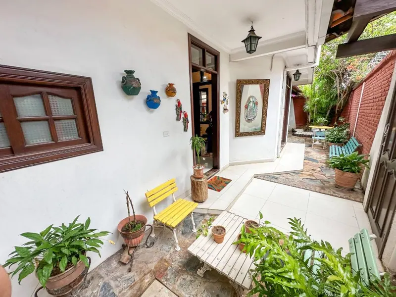 4-bedroom house for sale downtown with additional lot: foto 9 de 9