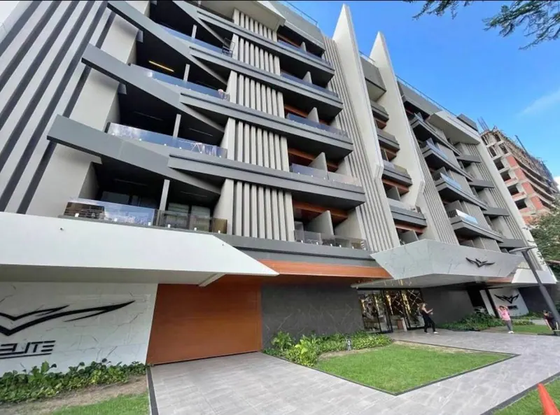 Parqueo de 12,88 m² en venta en el condominio Sky Elite, Equipetrol: foto 1 de 4