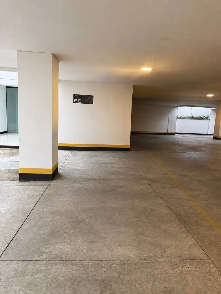 Parqueo de 12,88 m² en venta en el condominio Sky Elite, Equipetrol: foto 3 de 4