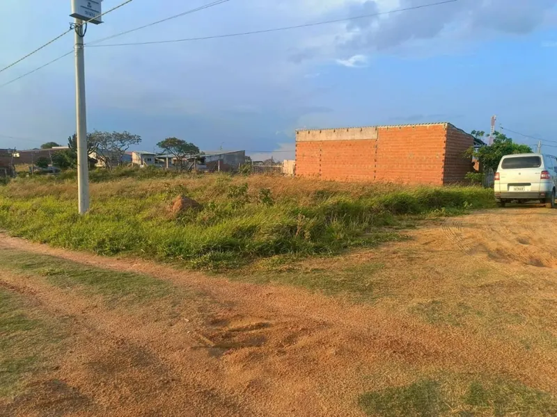 Terreno en esquina en venta en la Urb. Metropolitana, 426,55 m²: foto 3 de 5