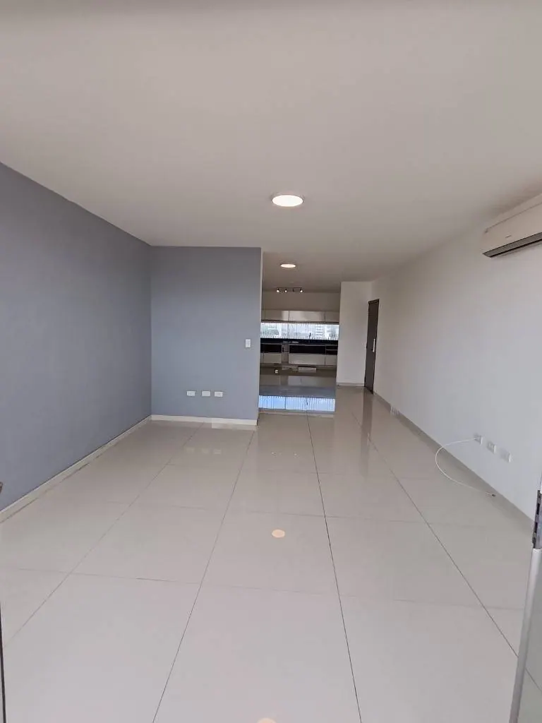 3-bedroom apartment for sale on Av. Los Cusis: foto 4 de 14