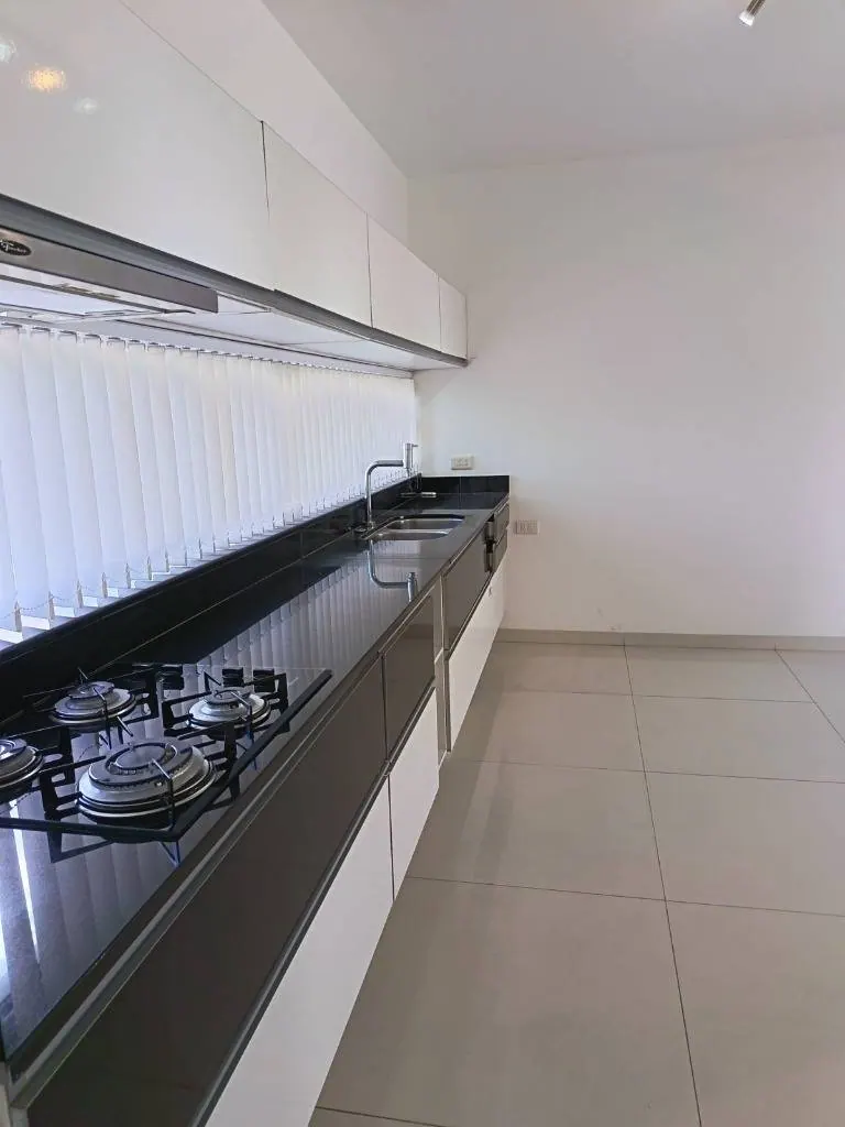 3-bedroom apartment for sale on Av. Los Cusis: foto 8 de 14