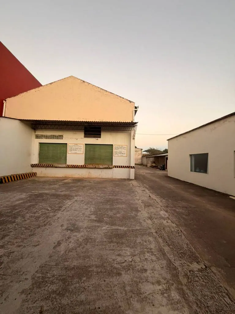 1,356.2 m² lot for sale on Av. Beni, North Zone: foto 2 de 4