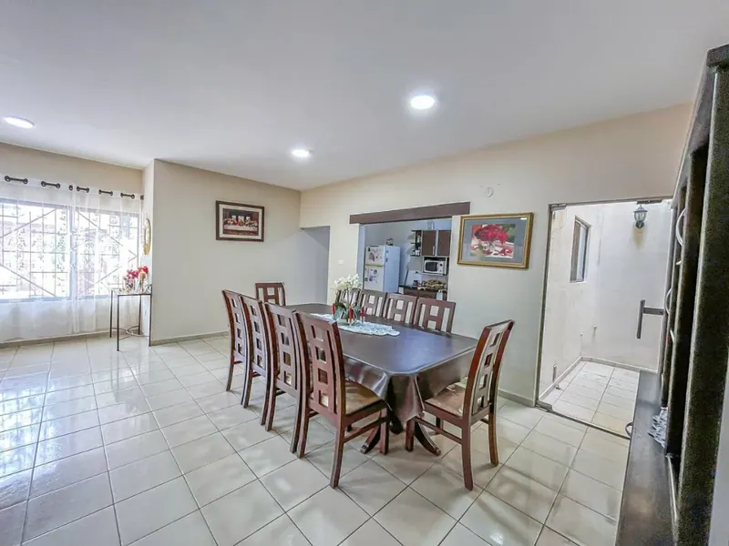 Casa con 4 departamentos independientes en venta en la Zona Norte: foto 2 de 9