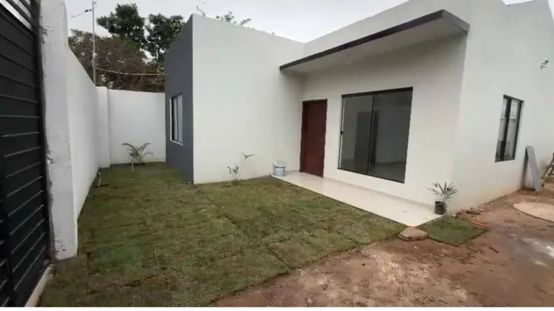 Casa de 2 dormitorios en venta en la Zona Norte, Av. G77: foto 2 de 8