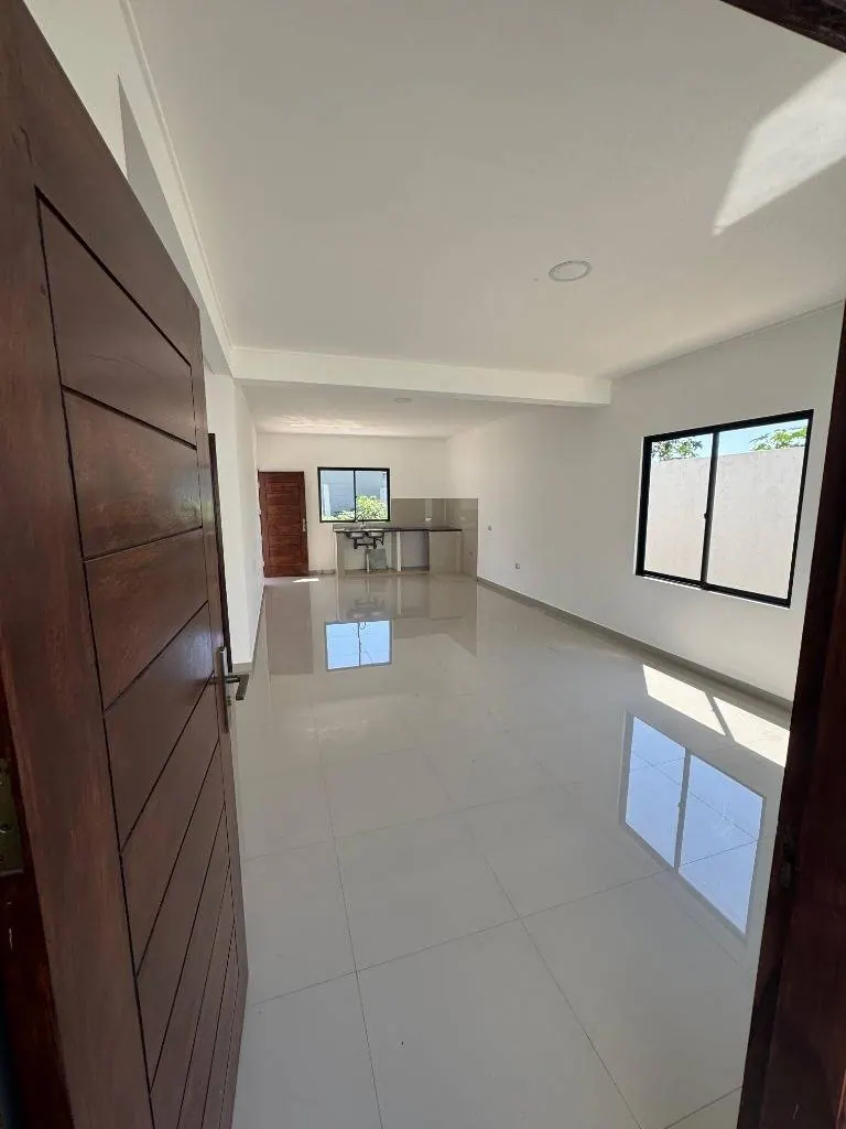 Casa de 2 dormitorios en venta en la Zona Norte, Av. G77: foto 4 de 8