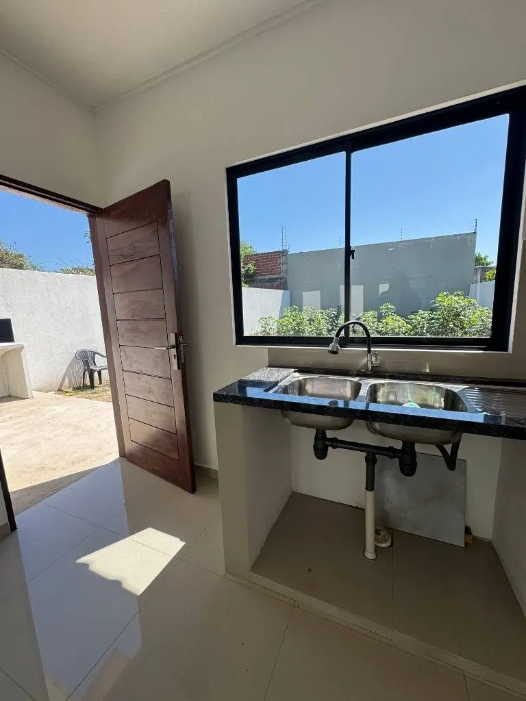 Casa de 2 dormitorios en venta en la Zona Norte, Av. G77: foto 6 de 8