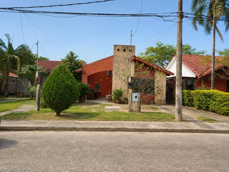3-bedroom house for sale in the Ciudad del Este gated community: foto 1 de 7