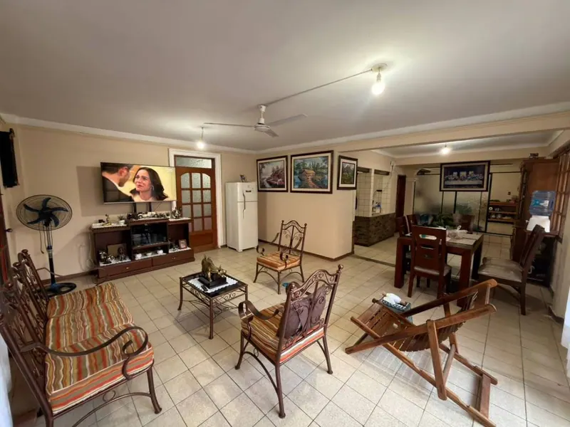 Casa con local comercial y dos viviendas en venta en la Zona Sur: foto 3 de 7