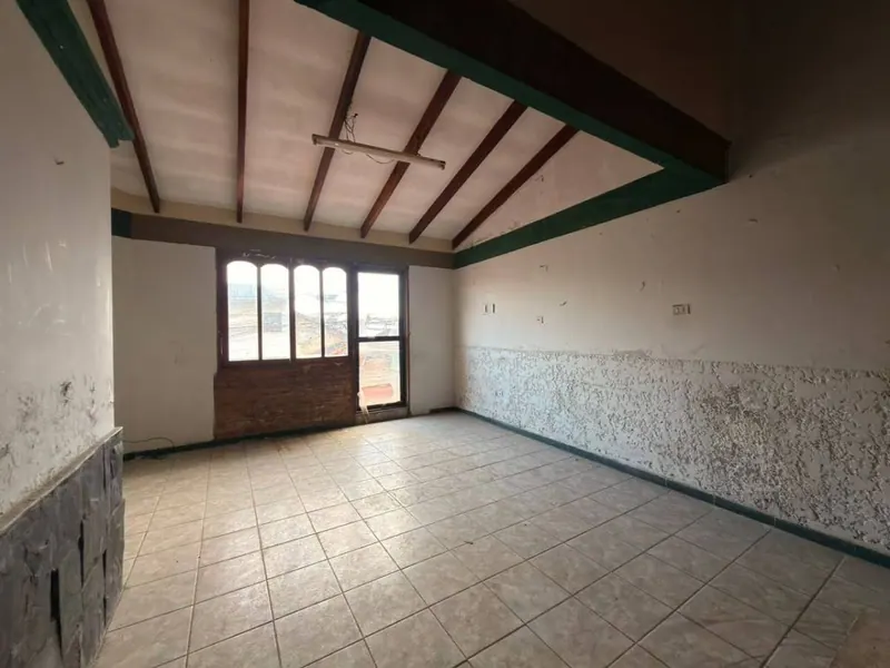 Casa con local comercial y dos viviendas en venta en la Zona Sur: foto 5 de 7