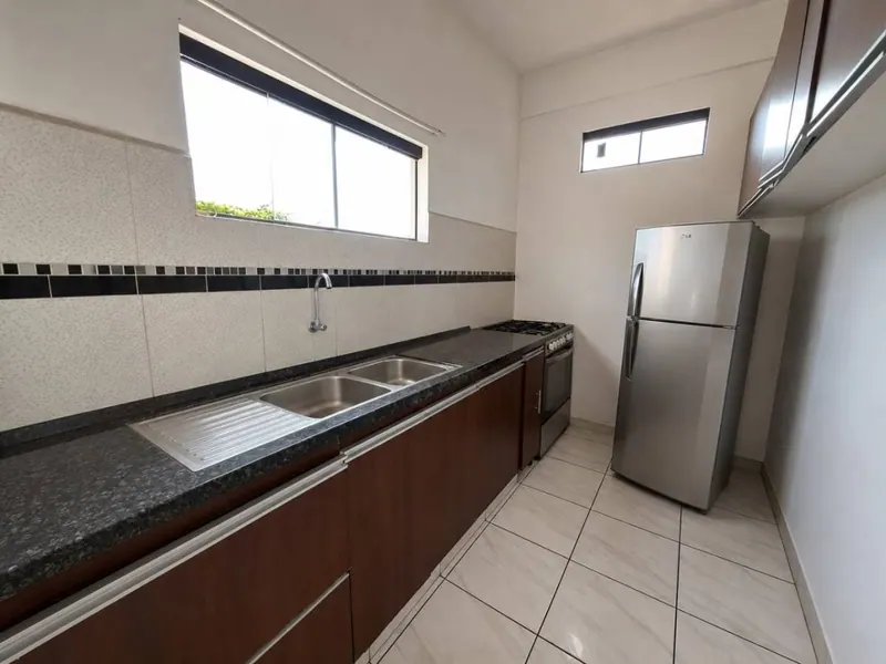 House with 3 apartments for sale on Av. Mutualista: foto 1 de 5