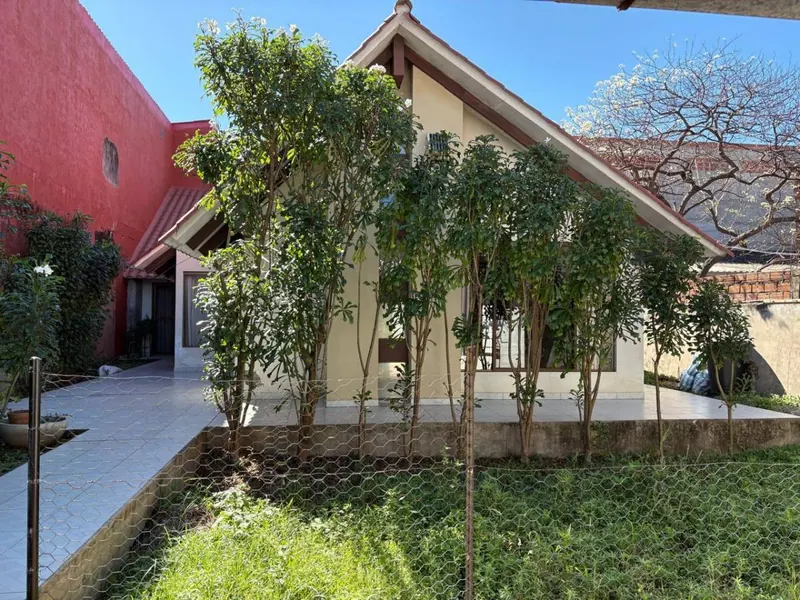 Two houses for sale in the East Zone, 522 m² lot: foto 1 de 18