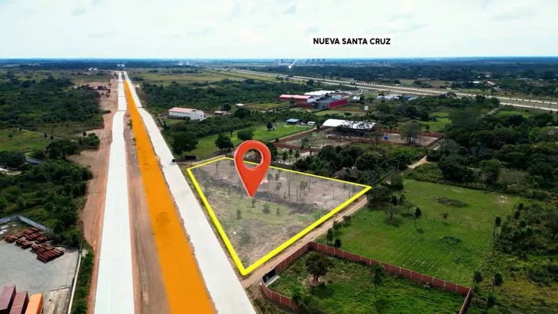 Terrenos en venta sobre la Av. Central, zona G77, 2.500 y 2.415 m²