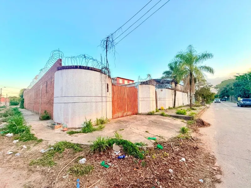Terreno en esquina de 698 m² en alquiler en la Zona Oeste: foto 2 de 10