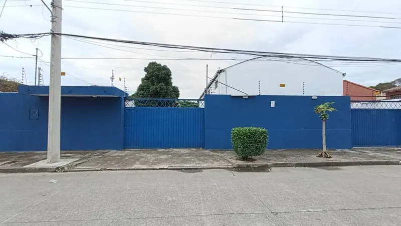 Galpones con 3 oficinas en alquiler en la Av. Radial 19, Zona Oeste