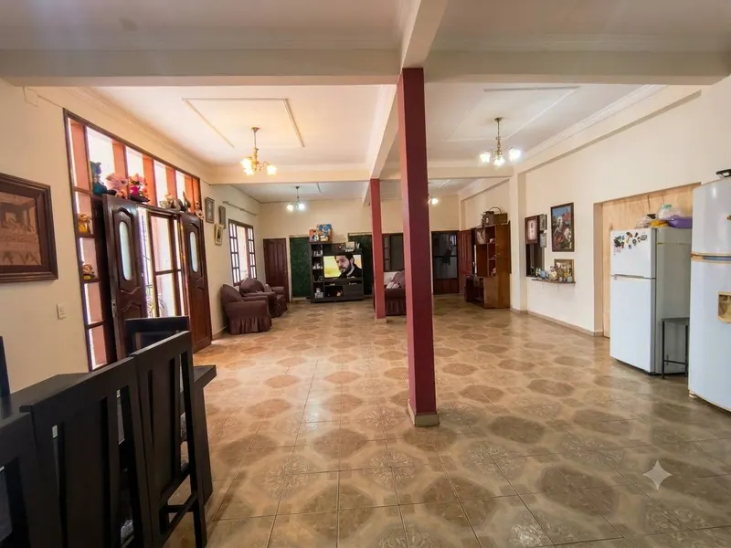 Casa en esquina de 6 dormitorios con doble ingreso en venta, Zona Este: foto 6 de 12