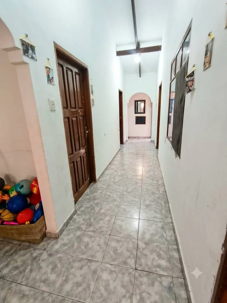 Casa en esquina de 6 dormitorios con doble ingreso en venta, Zona Este: foto 8 de 12