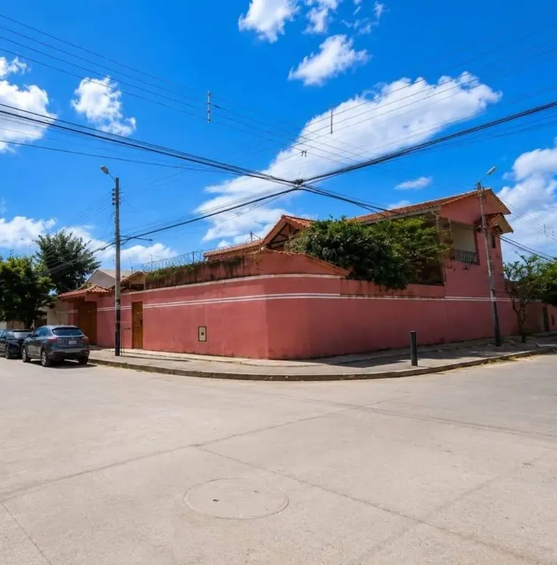Casa en esquina de 6 dormitorios con doble ingreso en venta, Zona Este: foto 12 de 12