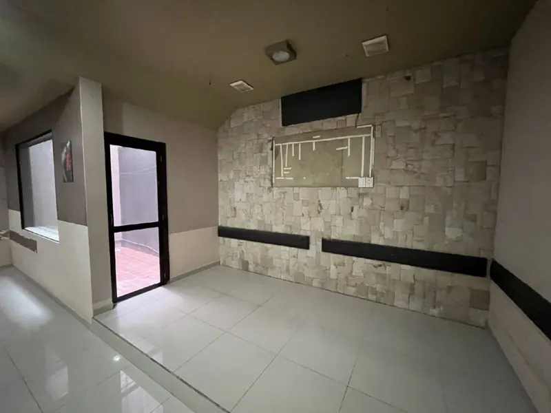 Corner commercial space for rent in the Los Pozos area, Downtown: foto 3 de 4