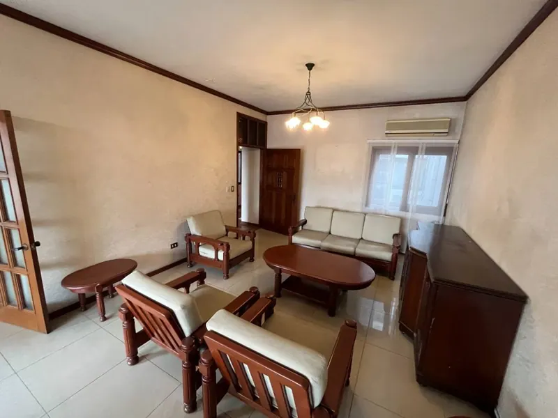 Edificio con vivienda y locales comerciales en venta en Los Pozos: foto 2 de 23