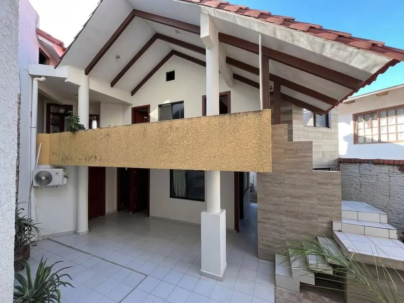 6-bedroom corner house for sale on Av. Virgen Cotoca: foto 5 de 15