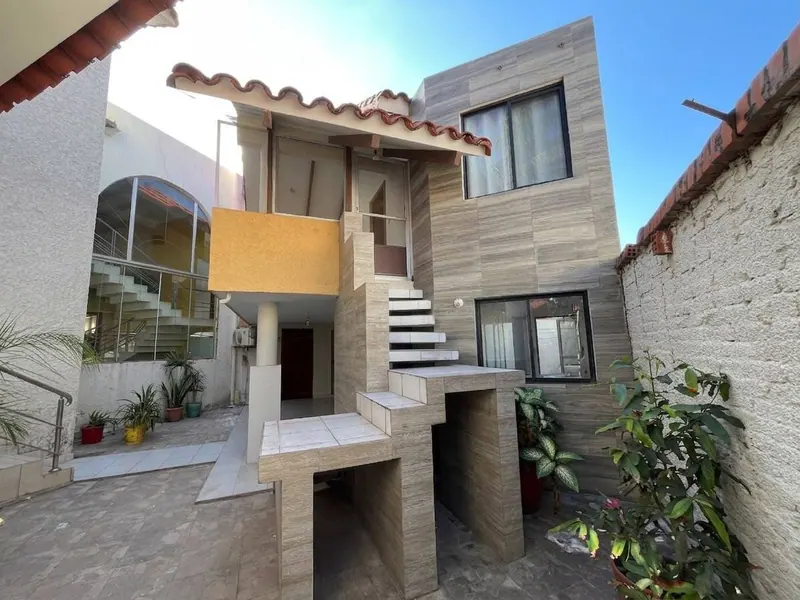 6-bedroom corner house for sale on Av. Virgen Cotoca: foto 8 de 15