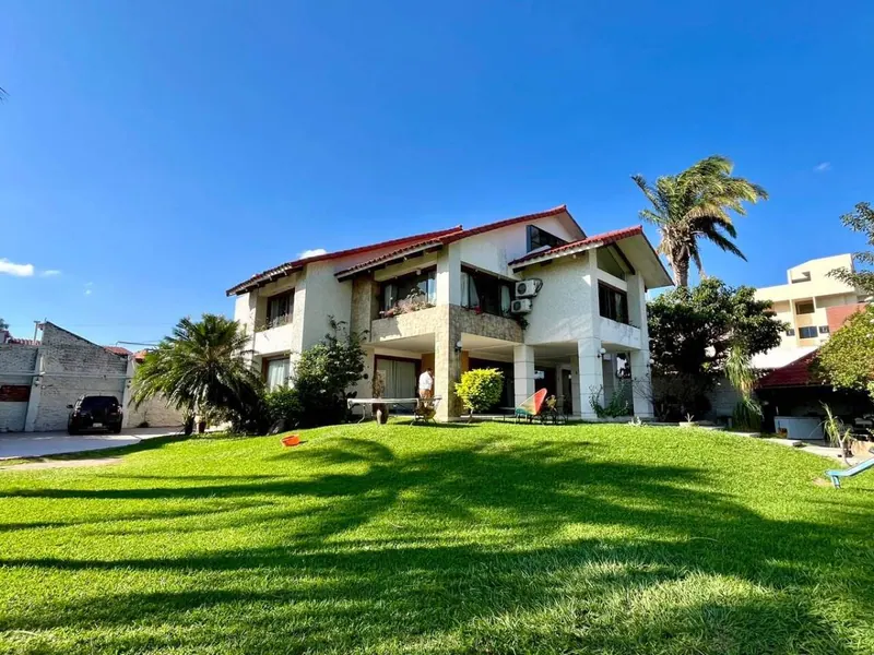 6-bedroom corner house for sale on Av. Virgen Cotoca: foto 12 de 15