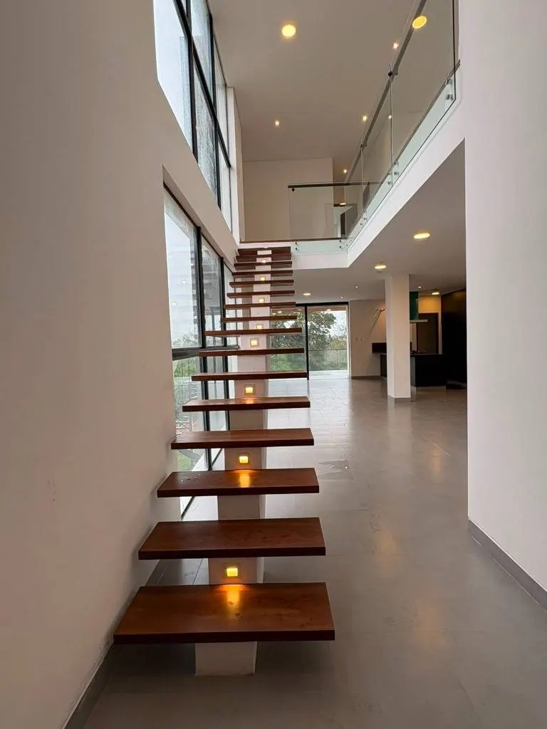 Casa a estrenar de 4 dormitorios en venta en Florida II, Urubó: foto 2 de 13