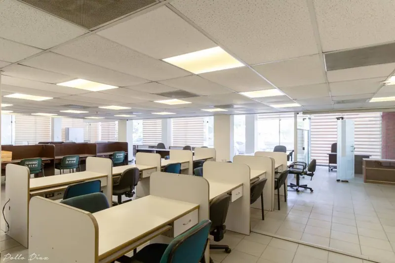 Oficina de 385,67 m² en alquiler en Torre Equipetrol, Av. San Martín: foto 2 de 13