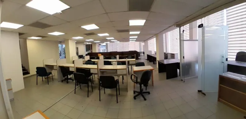 Oficina de 385,67 m² en alquiler en Torre Equipetrol, Av. San Martín: foto 3 de 13