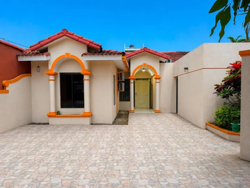 One-story house for sale in Residencias del Norte, 3 bedrooms: foto 1 de 11