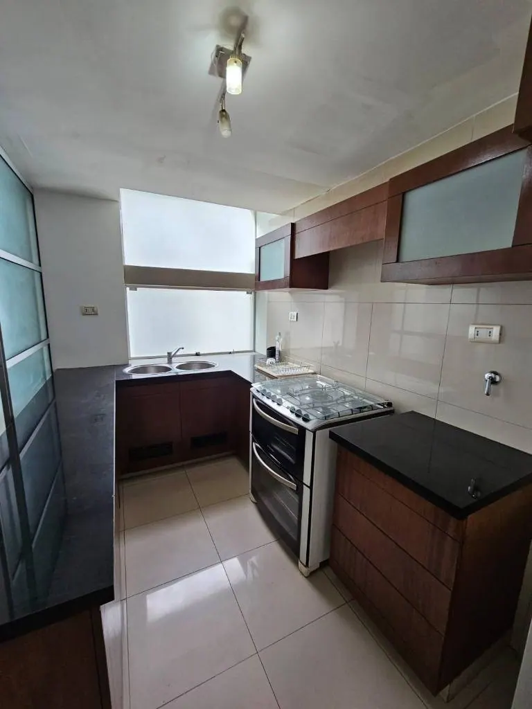 Furnished 2-bedroom apartment for rent in Equipetrol: foto 2 de 29