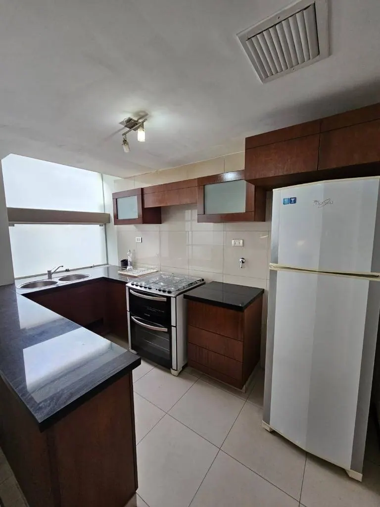 Furnished 2-bedroom apartment for rent in Equipetrol: foto 3 de 29