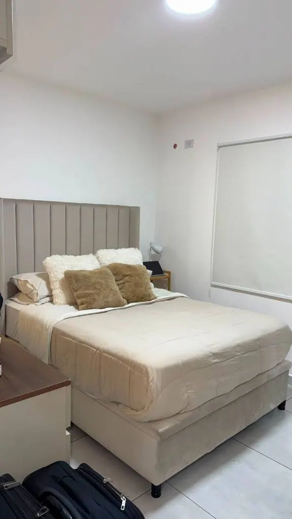 Departamento amoblado de 2 dormitorios en venta en Community Alemana: foto 5 de 20