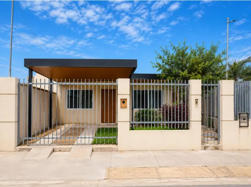 Casa de una planta en esquina en venta en Valle Sánchez 2, Warnes