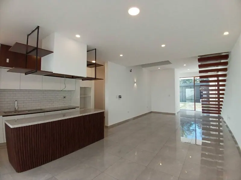 Casa de 3 dormitorios en venta en el 3.er Anillo, Zona Este: foto 6 de 23