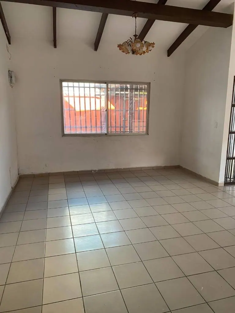 Casa de 3 dormitorios en venta en Villa 1ro de Mayo, Zona Este: foto 4 de 17