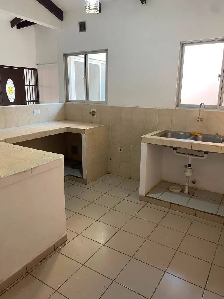 Casa de 3 dormitorios en venta en Villa 1ro de Mayo, Zona Este: foto 7 de 17