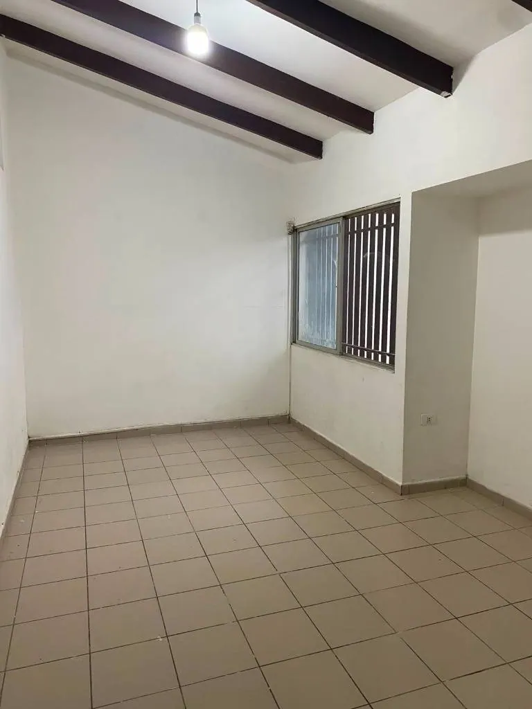 Casa de 3 dormitorios en venta en Villa 1ro de Mayo, Zona Este: foto 16 de 17