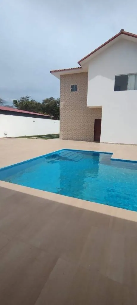 Casa de 4 dormitorios con piscina en venta en Olivos de Urubó: foto 5 de 22